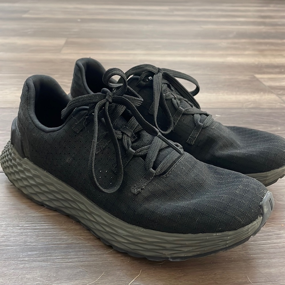 Size 6.5 No Bull Rip Stop runners